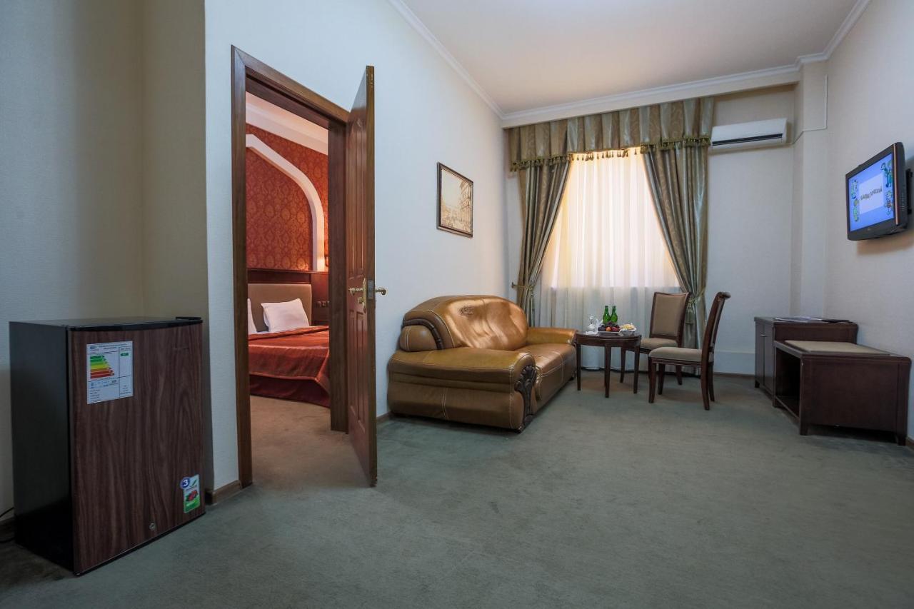Avicenna Hotel Buchara Exteriör bild