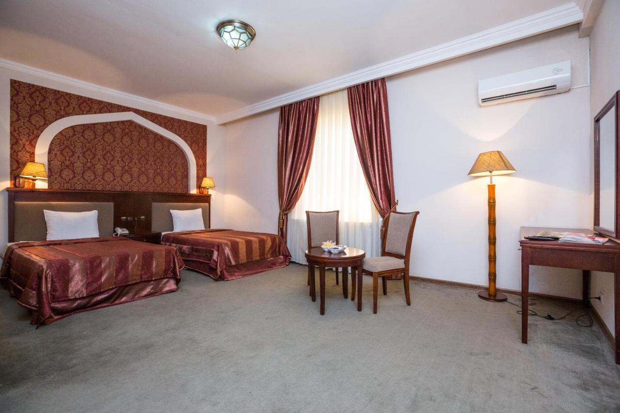 Avicenna Hotel Buchara Exteriör bild